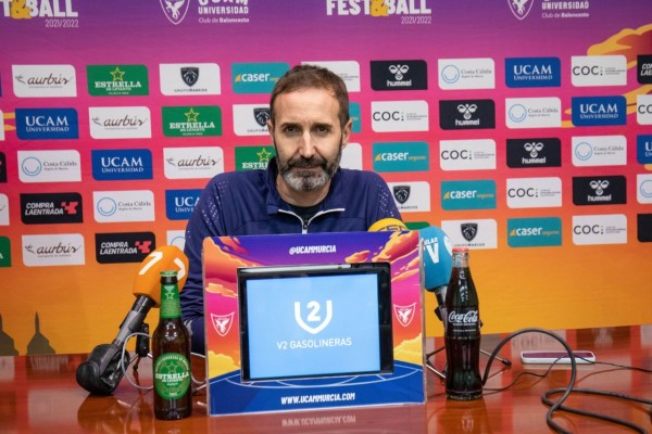 Sito Alonso, del UCAM CB, pide a sus jugadores 