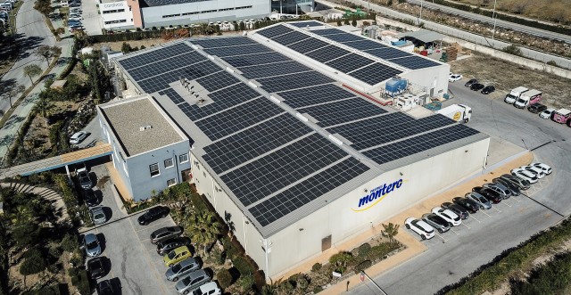 Postres Reina apuesta por la energía solar: instala 690 kWp en su filial de Málaga 