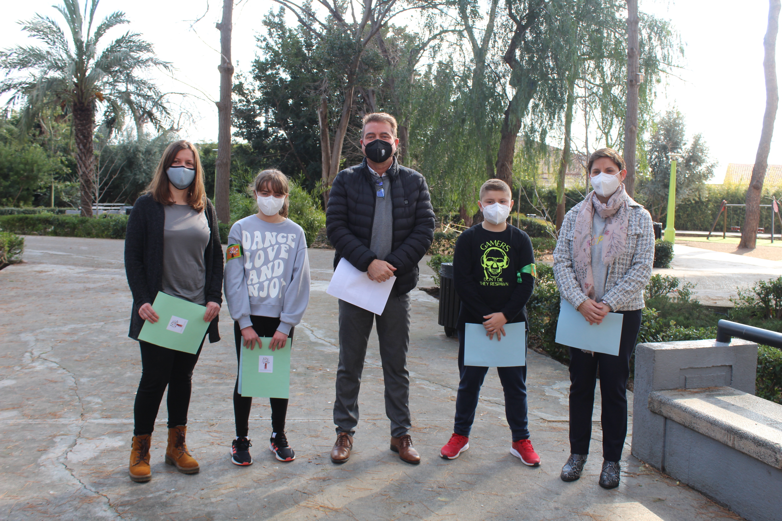 Nules vol conscienciar del perjudici mediambiental de tirar les burilles dels cigars al carrer