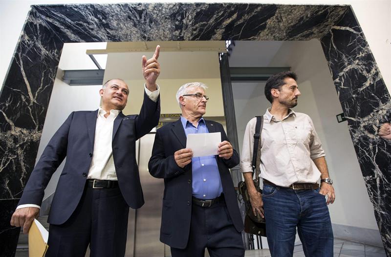 Joan Calabuig, Joan Ribó y Jordi Peris | EFE/MANUEL BRUQUE - 