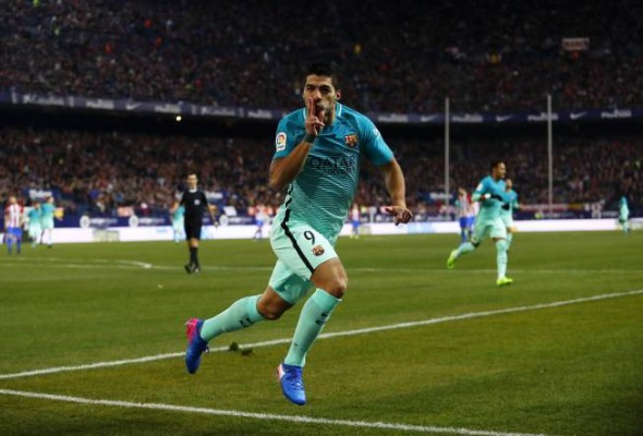 Luis Suárez y Messi lanzan al Barça