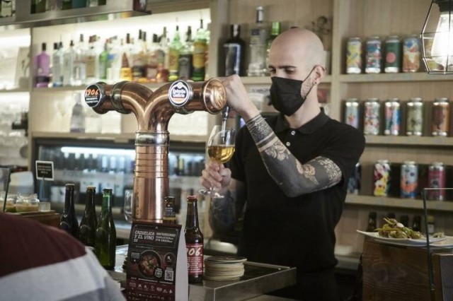 La OCU aboga por la retirada de la obligatoriedad de mascarillas en interiores