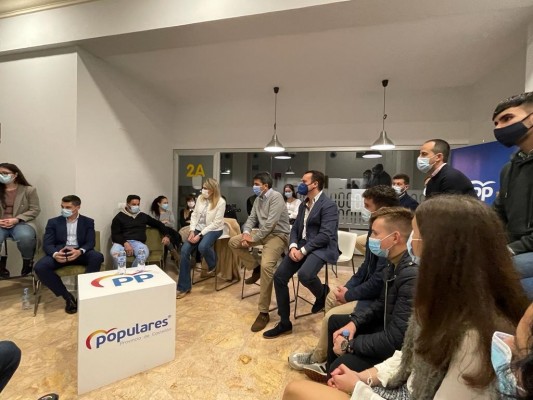 Mazón 'bendice' el nuevo PP de Nules y apuesta por la integración 