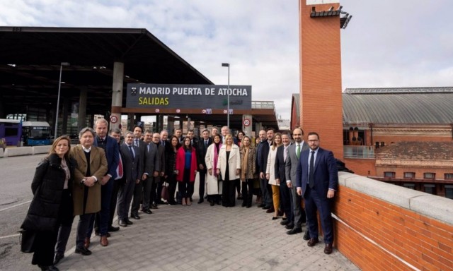 El PP presenta una batería en el Congreso para que Adif rectifique el cambio de los AVE de Atocha a Chamartín
