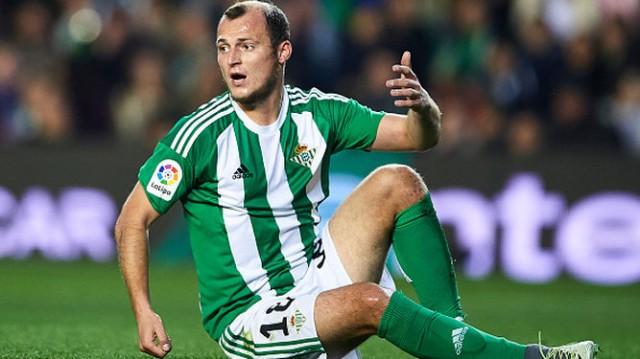  El Betis lamenta lo sucedido con Zozulya y recalca que sigue siendo 
