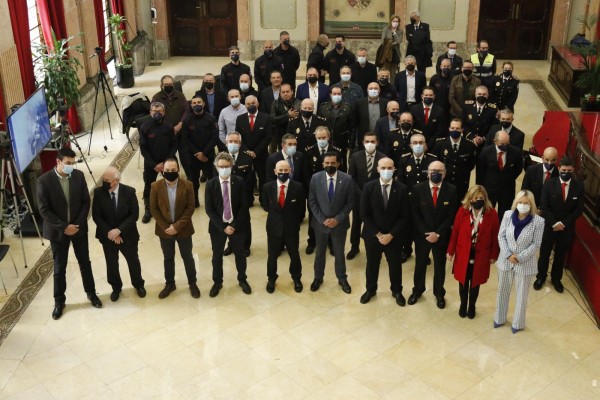 Los bomberos jubilados de Murcia reciben insignias de oro en el homenaje por el día de su patrón