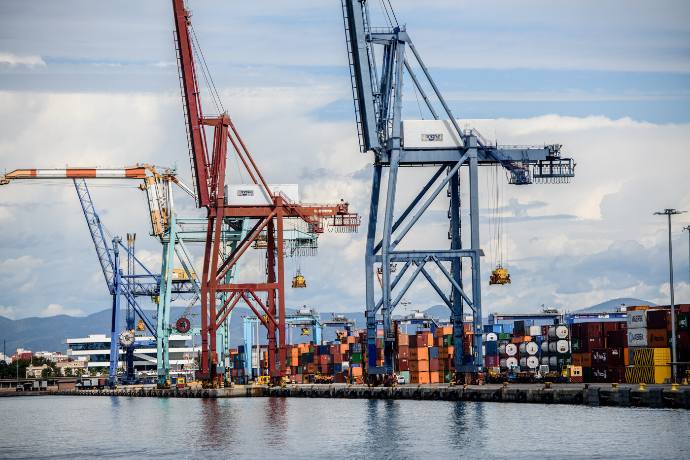 La industria valenciana entra en modo 'economía de guerra'