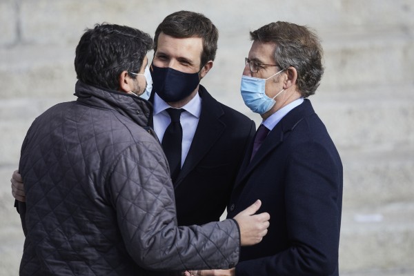 De amar a Casado & Teo a entregarse a Feijóo: el PP regional y sus cambios de margarita