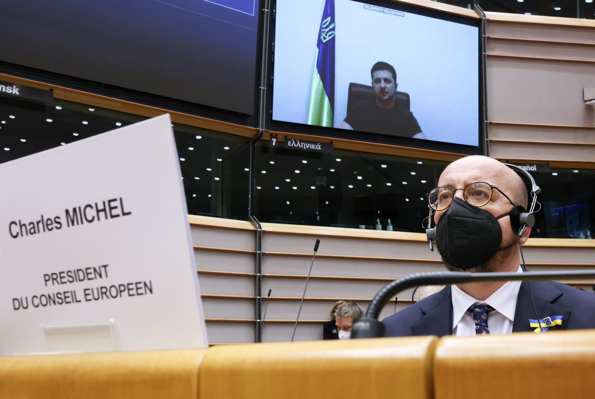 Los Veintisiete encargan a Bruselas que evalúe la solicitud de Ucrania, Georgia y Moldavia de entrar en la UE