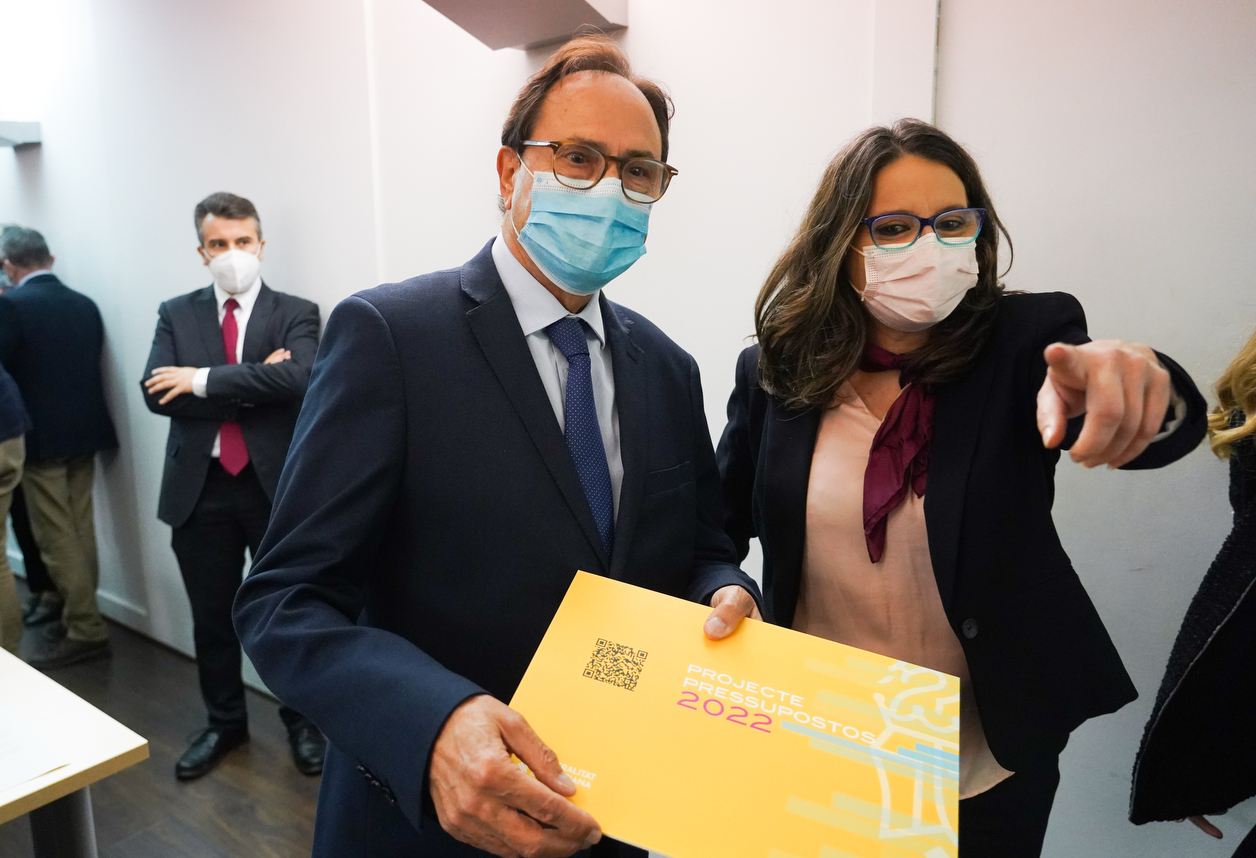 Oltra y Soler en la presentación de los últimos presupuestos Foto VP - 