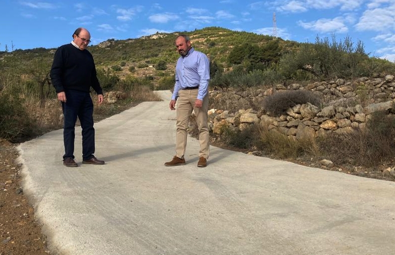 Les Useres invierte 28.000 euros en la reparación y mejora de caminos rurales