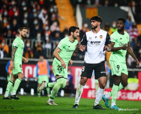 Alderete, a una final de firmar por el Valencia CF hasta 2025