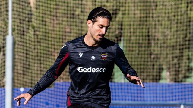 Campaña, la novedad del Levante en el último entrenamiento previo a la visita a Bilbao