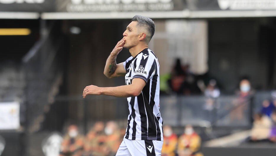 Dani Torres: “Marcar tres goles en el primer tiempo reconforta, anima al equipo y lo une”