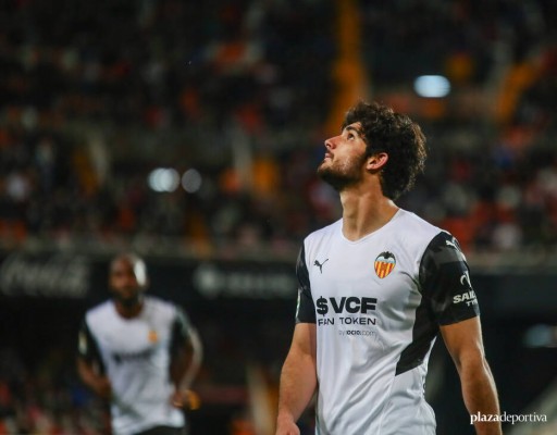 Guedes resurge
