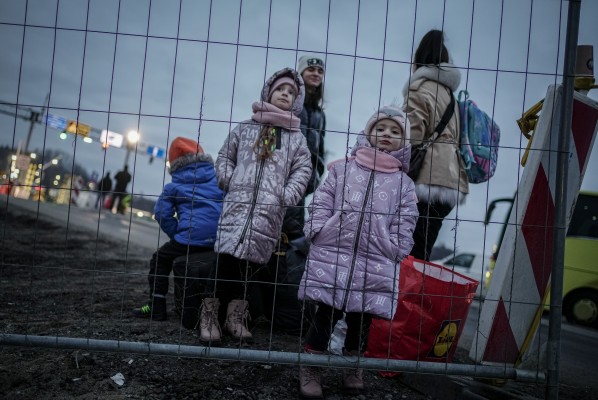 Casi un millón de refugiados ucranianos han  llegado ya a Polonia