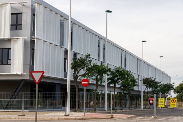 El plus de Elche Campus Tecnológico: grandes espacios para alquilar y posible venta de los inmuebles
