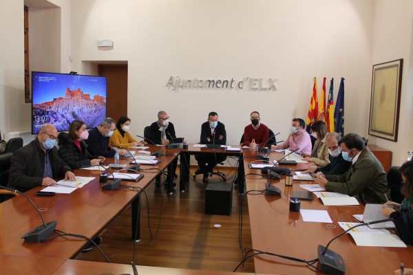 Al PSOE de Elche le crecen los enanos a izquierda y derecha por los 43 millones de la UMH que Puig enfría
