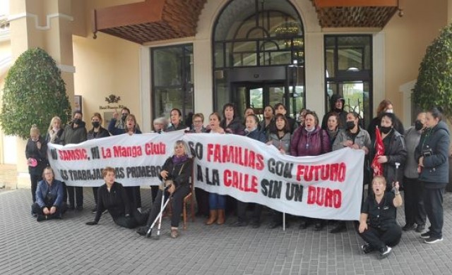 La negociación para la continuidad de Samsic y las 60 limpiadoras en La Manga Club 