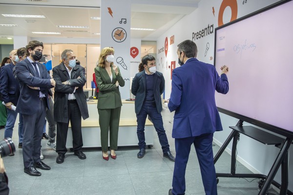 Tecnología impulsada por docentes: la Comunitat presenta la primera 'Aula del Futuro' de España