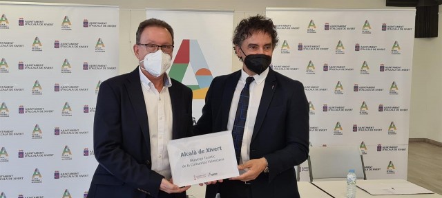  La Generalitat entrega el distintivo acreditativo de Municipio Turístico a Alcalà de Xivert