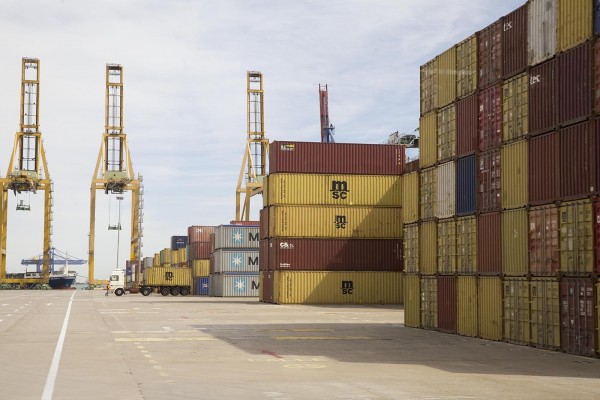 Fomento cifra en más de 21 millones la multa a España si no rompe el monopolio de los estibadores