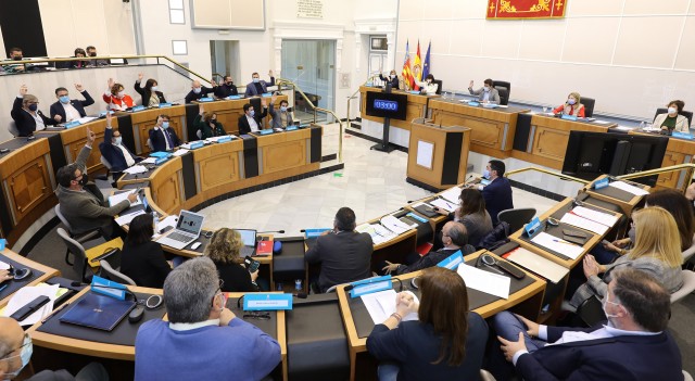 El diputado de Fomento admite que se equivocó con los datos de las ayudas a pymes y autónomos de la Diputación