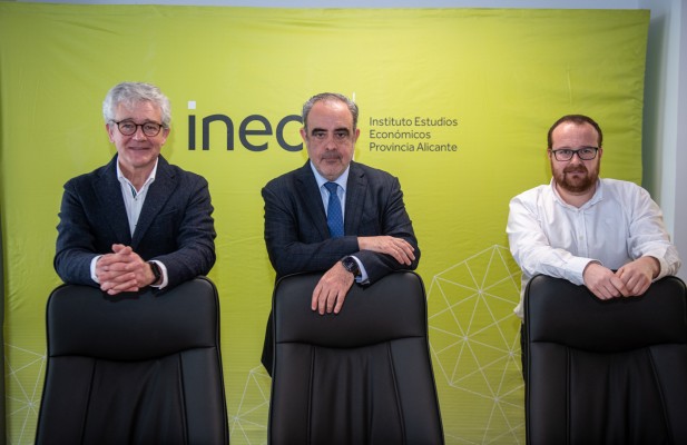 Las claves de Ineca para mejorar el empleo y los sueldos: inversión, tamaño y valor añadido