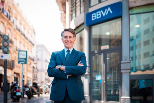 Golpe de mano de BBVA en fondos de inversión: líder en suscripciones netas