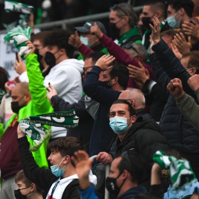 Los abonados del Elche se ponen las pilas y avanzan en la retirada de entradas