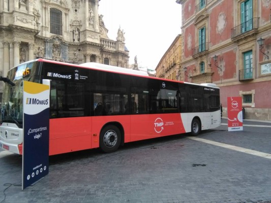 Los conductores de los autobuses de las pedanías de Murcia preparan una huelga para el 15 de marzo