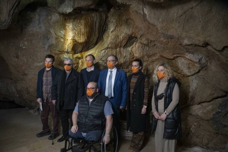 Cocemfe comienza las pruebas para habilitar una barca adaptada en les Coves de Sant Josep