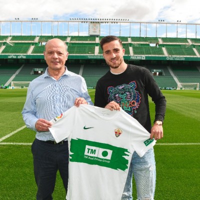 El Elche renueva el contrato de José Salinas hasta 2025