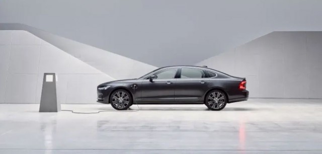 Los coches híbridos ya venden más del doble que los diésel y le pisan los talones a los gasolina en la Región 