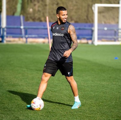 Vezo y Radoja ya se entrenan con el grupo, que prepara su visita a Bilbao
