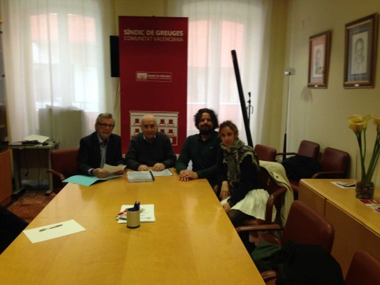 El Síndic se compremete a mediar ante el Consell por el caso de las viviendas derruidas de Guardamar
