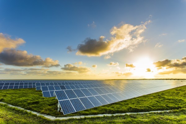 EnerHi financiará 750 megavatios en proyectos de generación renovable con Elona Capital