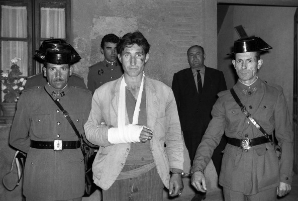 Dret i justícia, camina o rebenta 