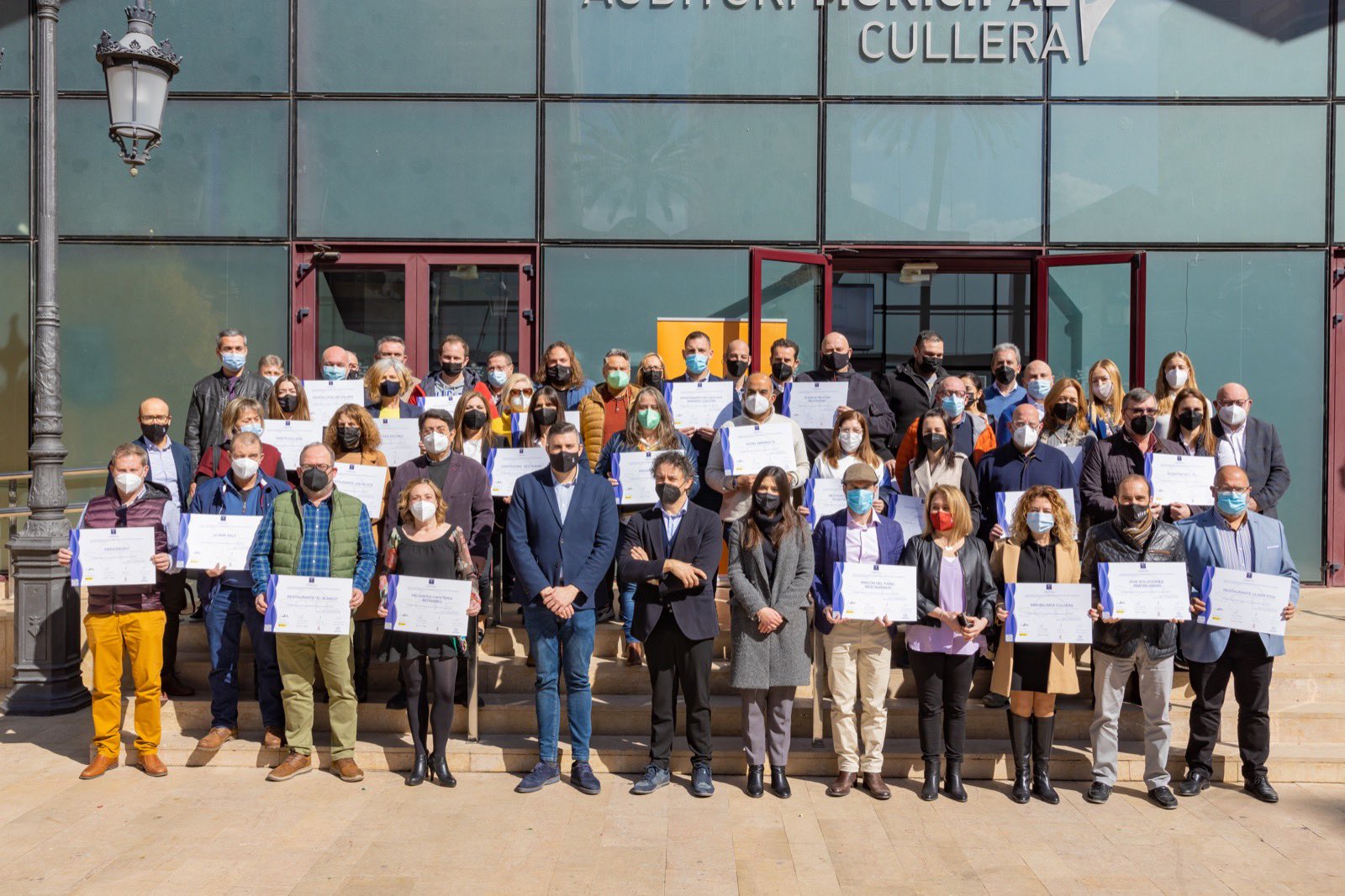 Colomer entrega los distintivos Sicted a 29 empresas de Cullera certificadas este año