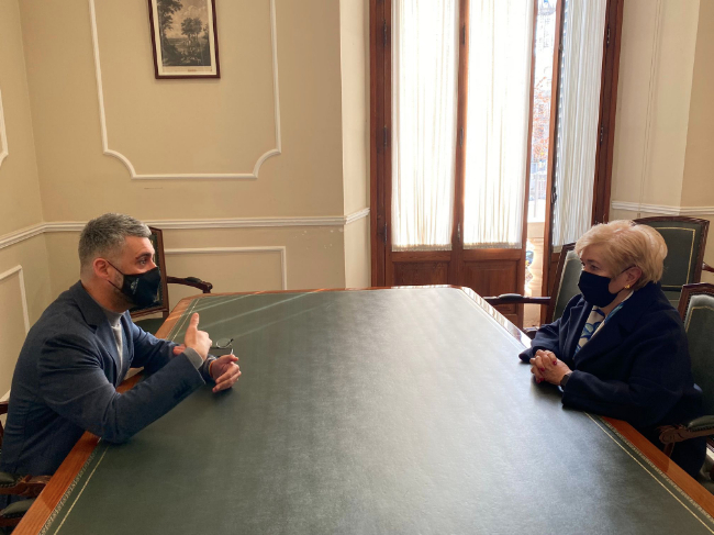 València priorizará el trabajo contra la exclusión digital de las personas mayores