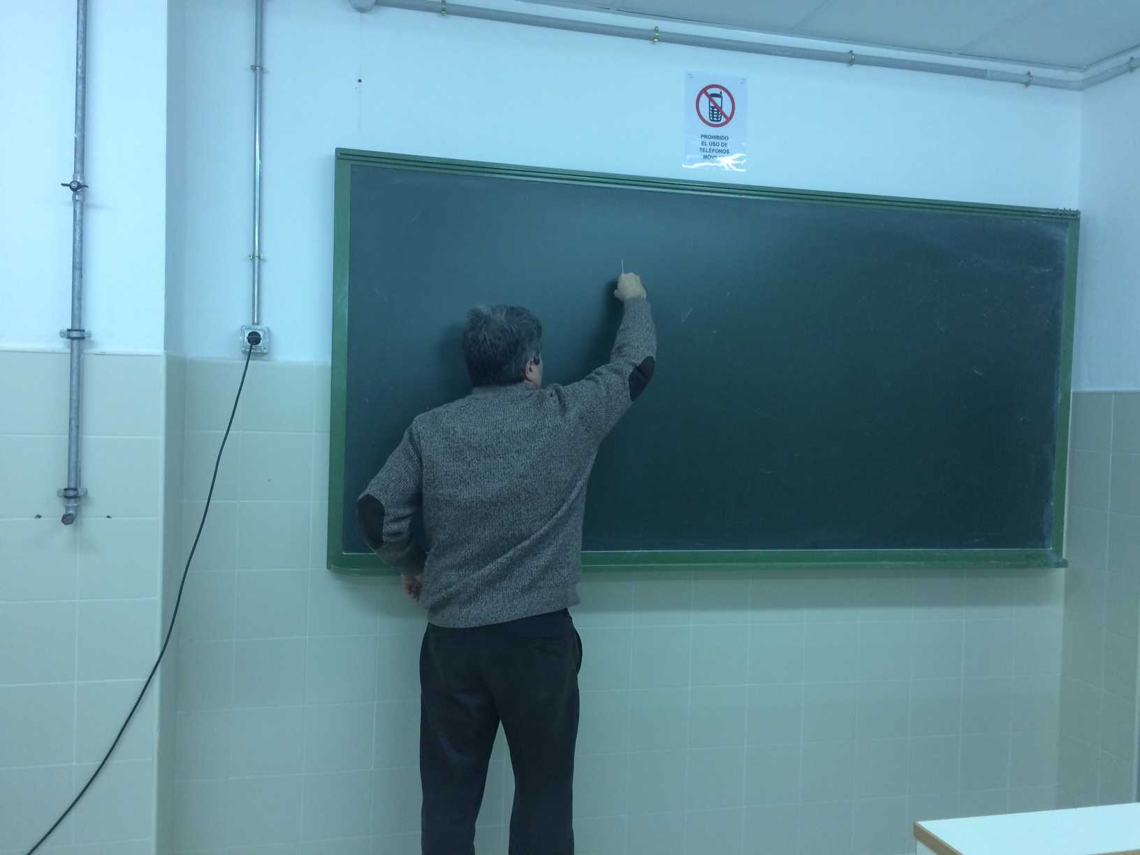 El español y el inglés proyectan e integran, mientras que el valenciano aísla y genera tensiones