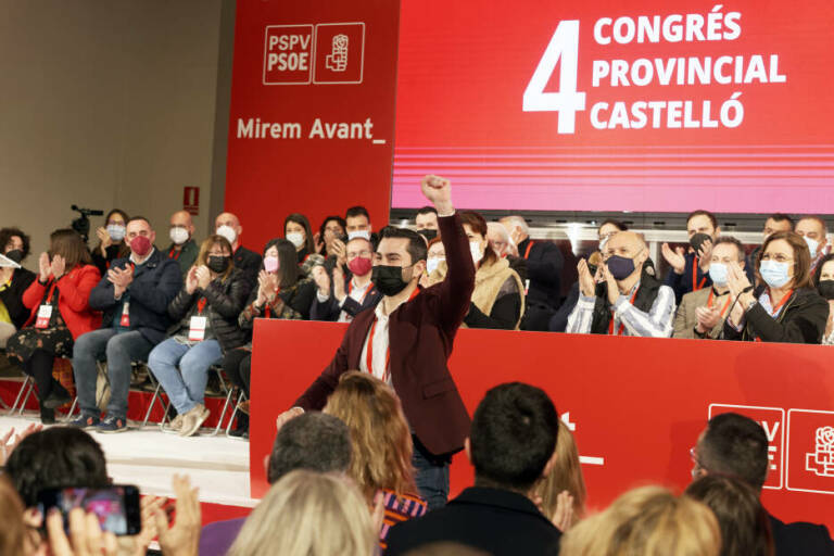 Falomir ata un pacto en Plana Baixa para integrar a los críticos y así controlar las comarcas  