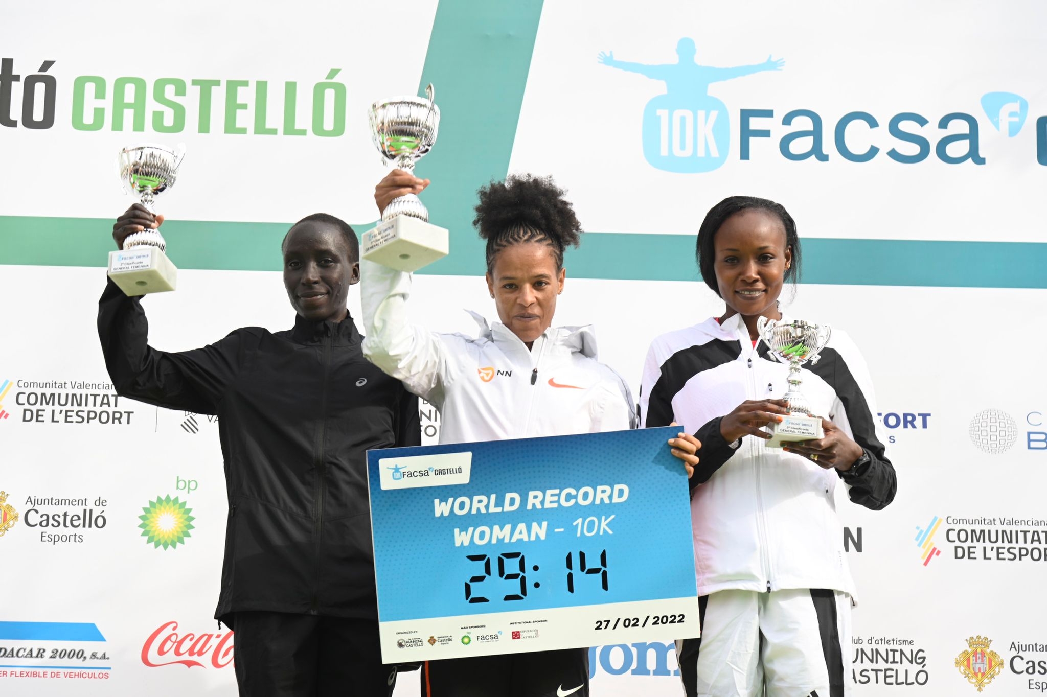 Yalemzerf Yehualaw bate el récord del mundo en la 10K Facsa Castelló
