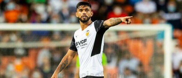 Alderete y Moriba no estará ante el Granada por sanción
