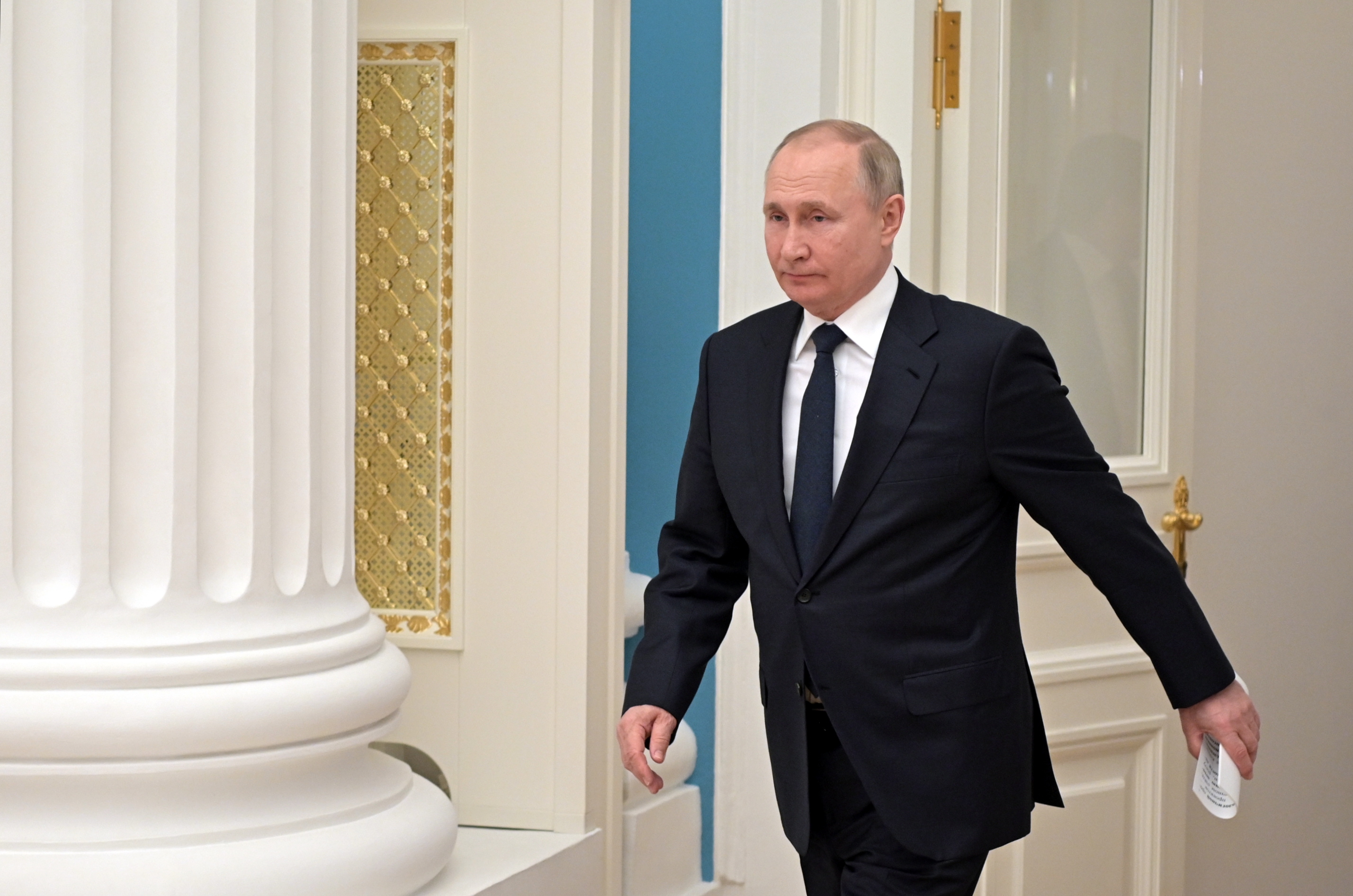 Italia y Chipre se comprometen ante Ucrania a no bloquear la salida de Rusia del SWIFT