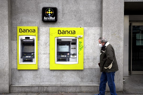 La exclusión financiera de las personas mayores, un problema común en Europa