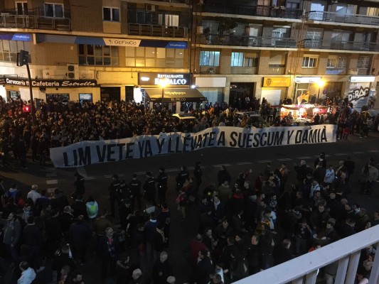 Un sector de la afición vuelve a pedir la salida de Peter Lim en Mestalla