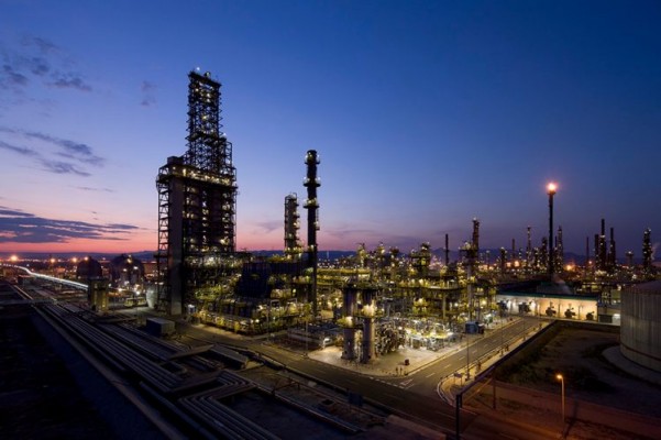 Bp activará el primer electrolizador de hidrógeno verde en el Serrallo en 2024... si los fondos no se retrasan