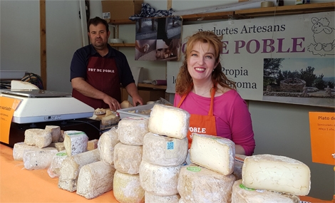 Les Coves de Vinromà apunta al mercat gourmet amb formatges d'autor fets de forma artesanal