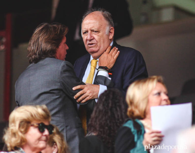 El Villarreal lucirá un tifo frente al Espanyol para apoyar al vicepresidente José Manuel Llaneza